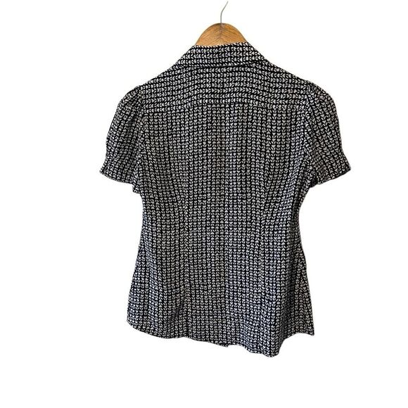 Banana Republic 100% Silk blouse work business casual v knock shirt sleeve blous - Picture 4 of 6